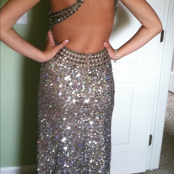 PROM DRESS - Picture 2 of 4